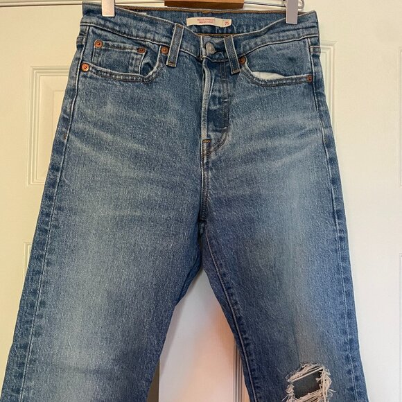 Levi's Wedgie Straight Leg Jeans – Size 25 – Medium Wash - Picture 2 of 5
